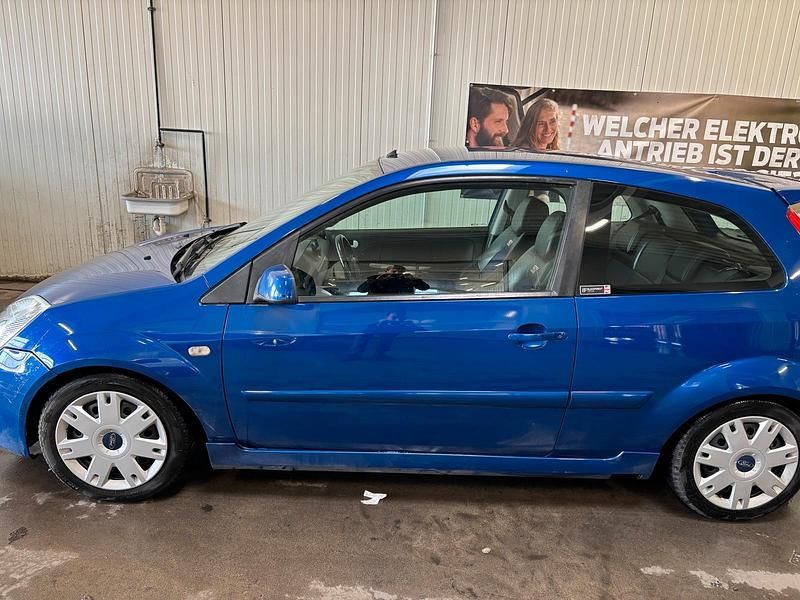 Gebraucht Ford Fiesta ST 150 PS (110 kW) 2005 Blau Kleinwagen
