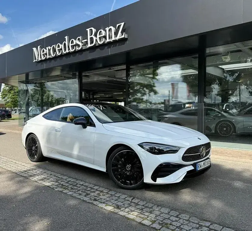 Gebraucht Mercedes CLE300 AMG 258 PS (189 kW) 2026 Weiß Coupé