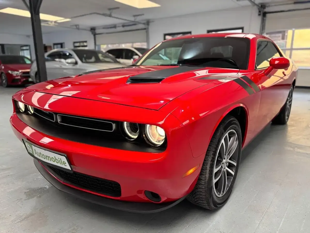 Käytetty Dodge Challenger SXT 309 HP (227 kW) 2019 Punainen Coupe - kaksiovinen