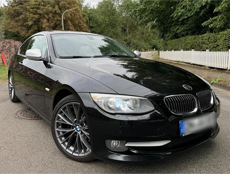Schwarz Gebraucht 2012 BMW 330 Coupé | 8.500 € (Guter Preis) - Bild 1/4