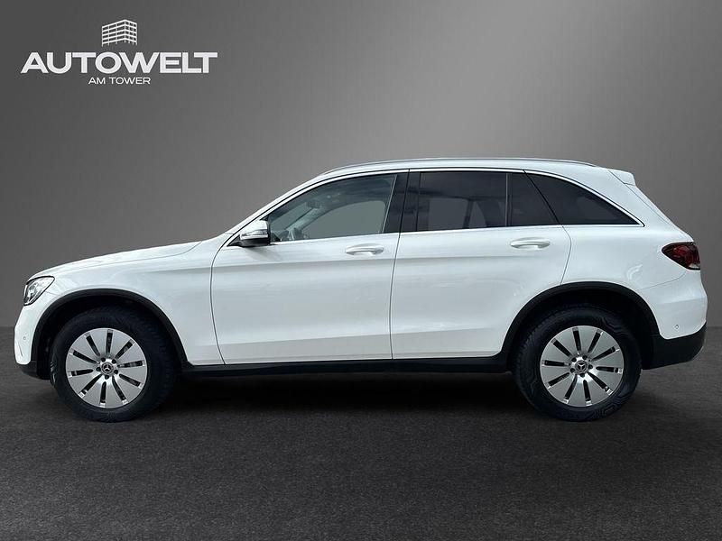 Gebraucht Mercedes GLC300e 320 PS (235 kW) 2021 Weiß SUV