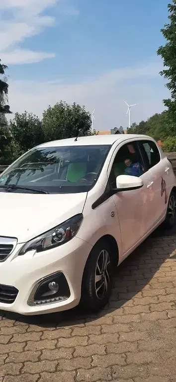 Gebraucht Peugeot 108 Allure 72 PS (52 kW) 2021 Weiß Limousine