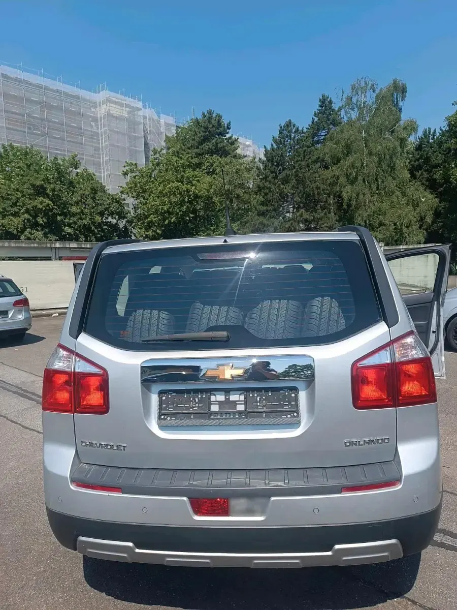 Gebraucht Chevrolet Orlando 141 PS (103 kW) 2012 Silber Van / Kleinbus