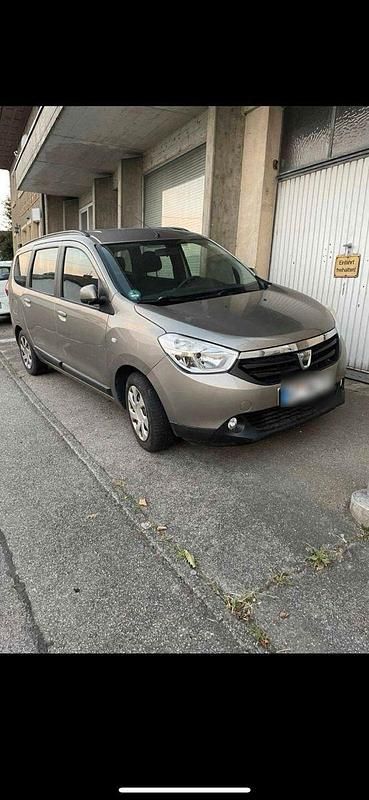 Braun Gebraucht 2012 Dacia Lodgy Van / Kleinbus | 4.790 € (Superpreis) - Bild 1/4