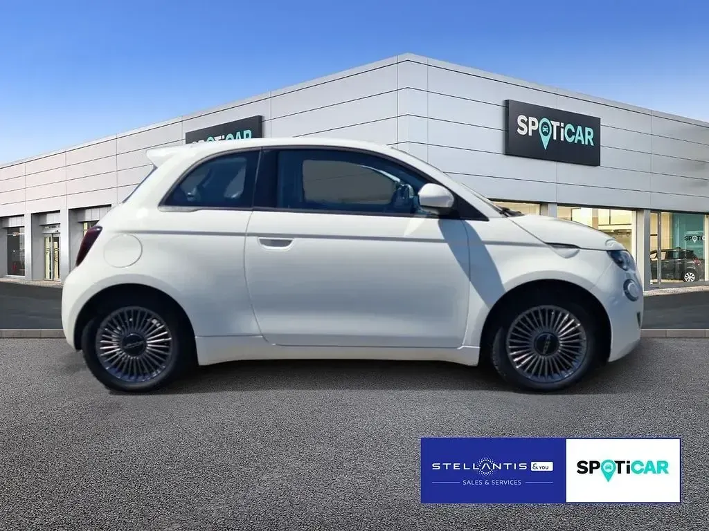 Gebraucht Fiat 500e Icon 86 kW (118 PS) 2022 Weiß Kleinwagen