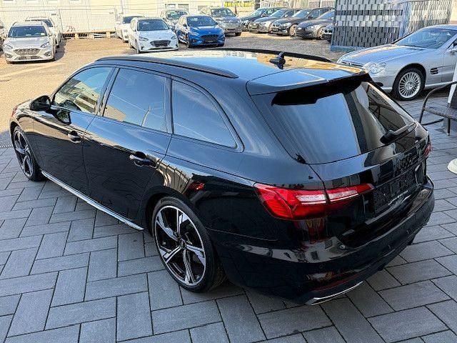 Gebraucht Audi A4 S-Line 163 PS (119 kW) 2022 Schwarz Kombi