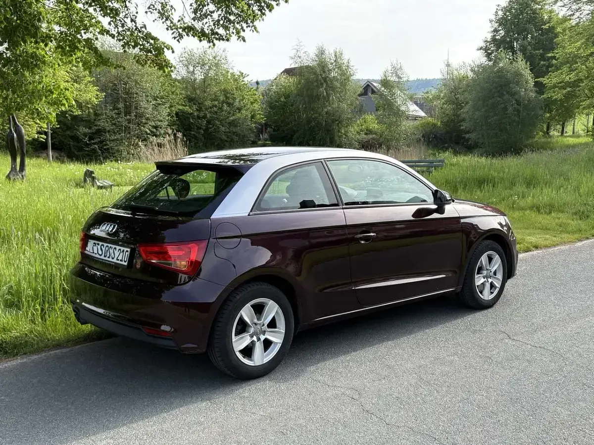 Gebraucht Audi A1 Basis 125 PS (91 kW) 2015 Rot Kleinwagen