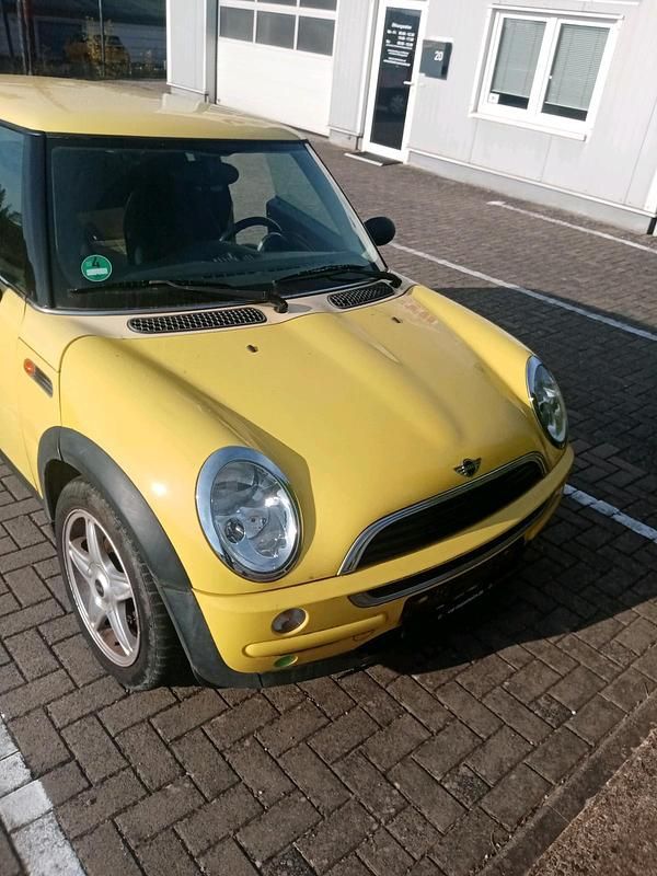 Gelb Gebraucht 2002 Mini ONE Kleinwagen | 2.500 € (Etwas zu teuer) - Bild 1/4