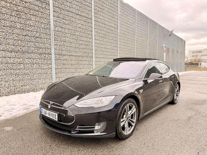 Schwarz Gebraucht 2014 Tesla Model S Kleinwagen | 19.900 € - Bild 1/4