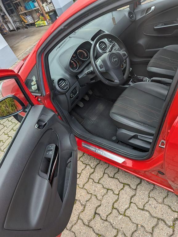 Gebraucht Opel Corsa 87 PS (63 kW) 2012 Rot Limousine