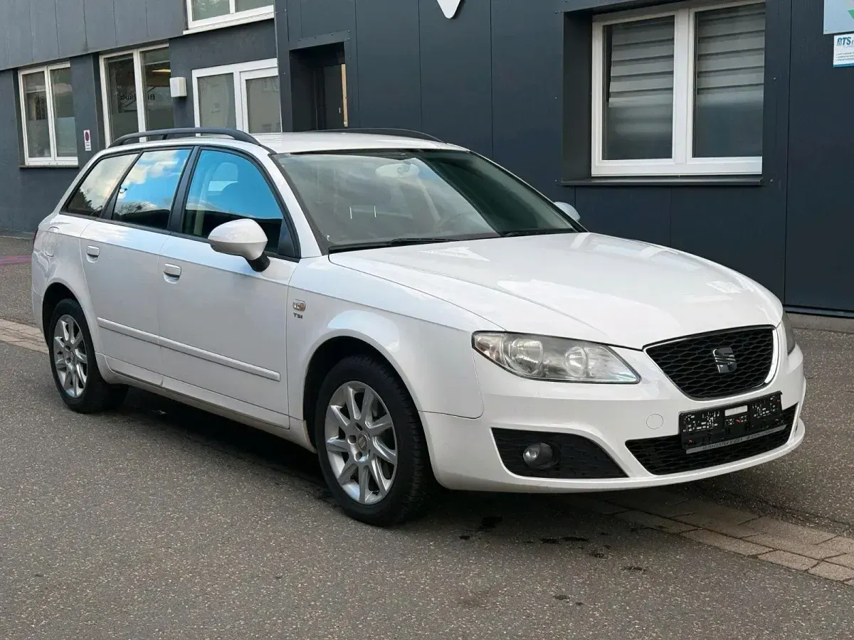 Begagnad Seat Exeo Reference 120 HK (88 kW) 2012 Vit Kombi