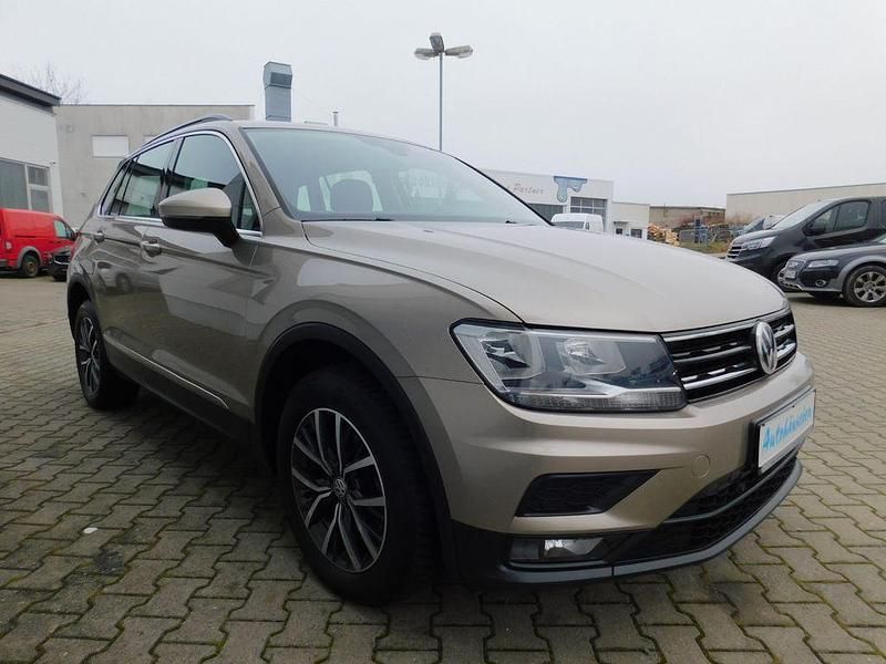 Gebraucht VW Tiguan Comfortline 150 PS (110 kW) 2018 Beige SUV