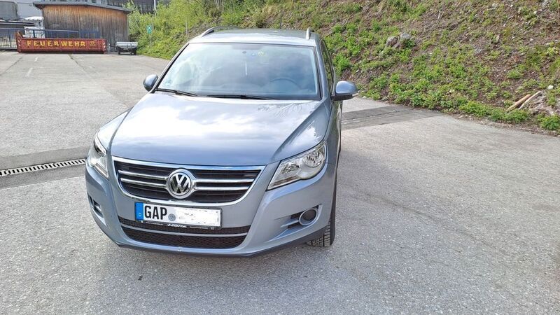 Grau Gebraucht 2009 VW Tiguan Sportline SUV | 7.800 € (Superpreis) - Bild 1/4