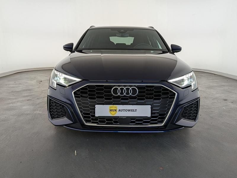 Second-hand Audi A3 S-Line 150 CP (110 kW) 2024 Albastru Berlinǎ