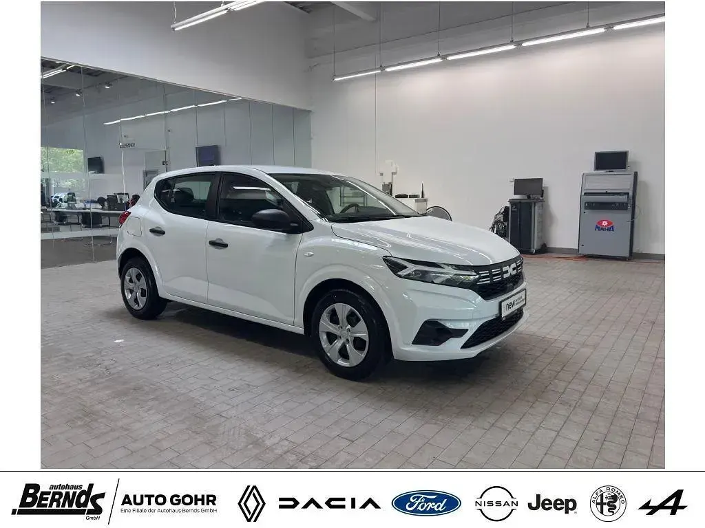 Gebraucht Dacia Sandero Essentiel 91 PS (66 kW) 2024 Weiß Kleinwagen