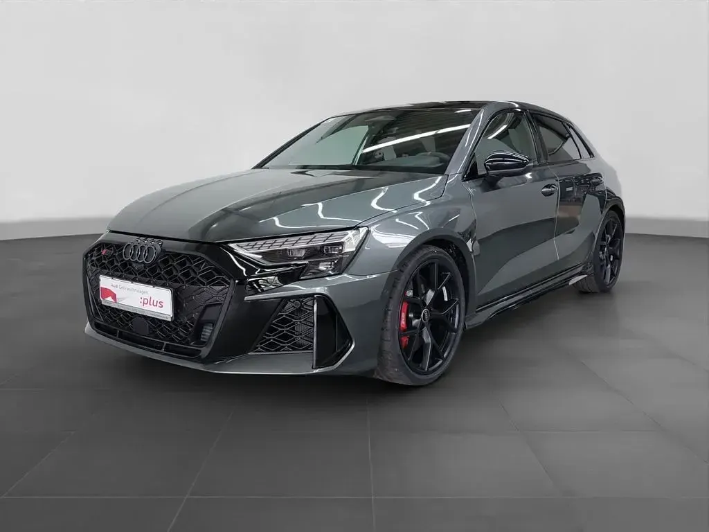 Neu Audi RS3 Sport 400 PS (294 kW) 2026 Schwarz Limousine