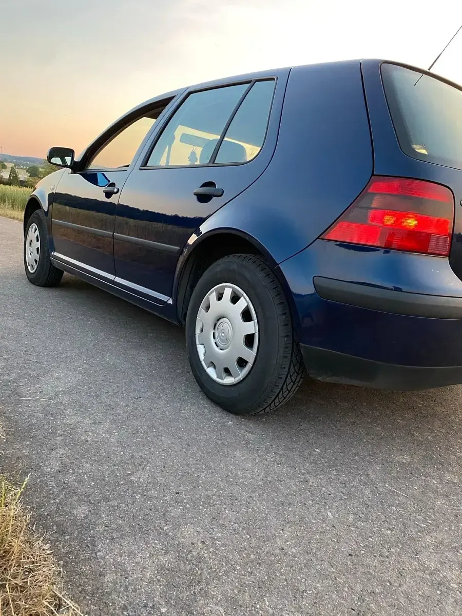 Gebraucht VW Golf IV 75 PS (55 kW) 2001 Kleinwagen