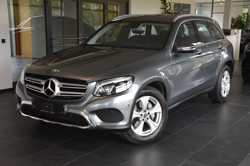 Grau Gebraucht 2017 Mercedes GLC250 Exclusive SUV | 28.990 € (Guter Preis) - Bild 1/4