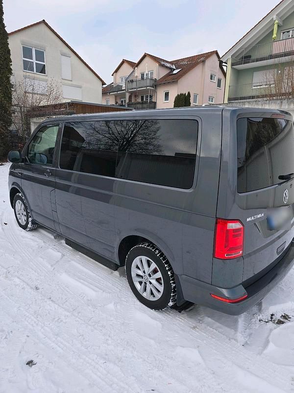 Usata VW Multivan 150 CV (110 kW) 2017 Grigio Monovolume