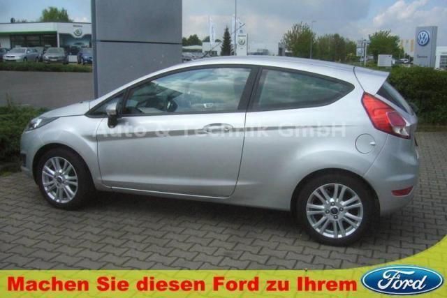 Gebraucht Ford Ka 69 PS (50 kW) 2013 Silber metallic Kleinwagen