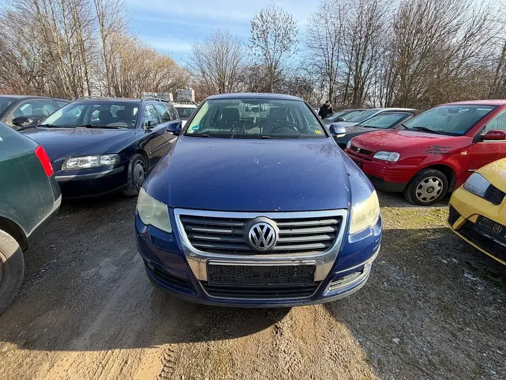 Gebraucht VW Passat Comfortline 140 PS (102 kW) 2005 Blau Limousine