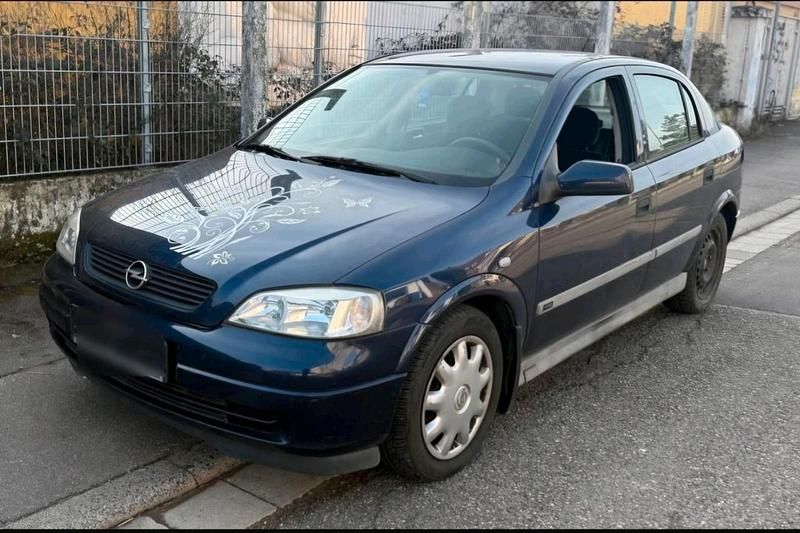 Blau Gebraucht 2000 Opel Astra Limousine | 1.899 € - Bild 1/4