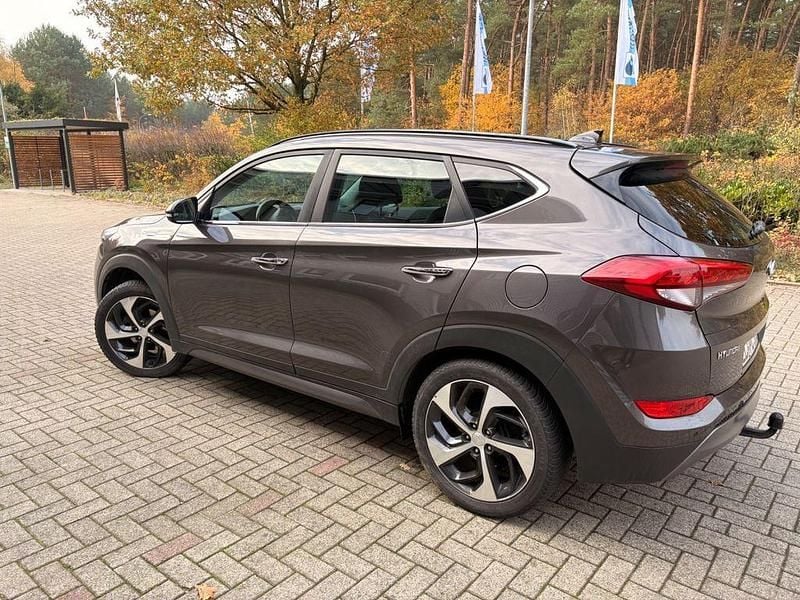 Gebraucht Hyundai Tucson Premium 177 PS (130 kW) 2016 Braun SUV