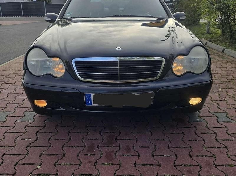 Schwarz Gebraucht 2001 Mercedes C180 Limousine | 1.990 € (Guter Preis) - Bild 1/4