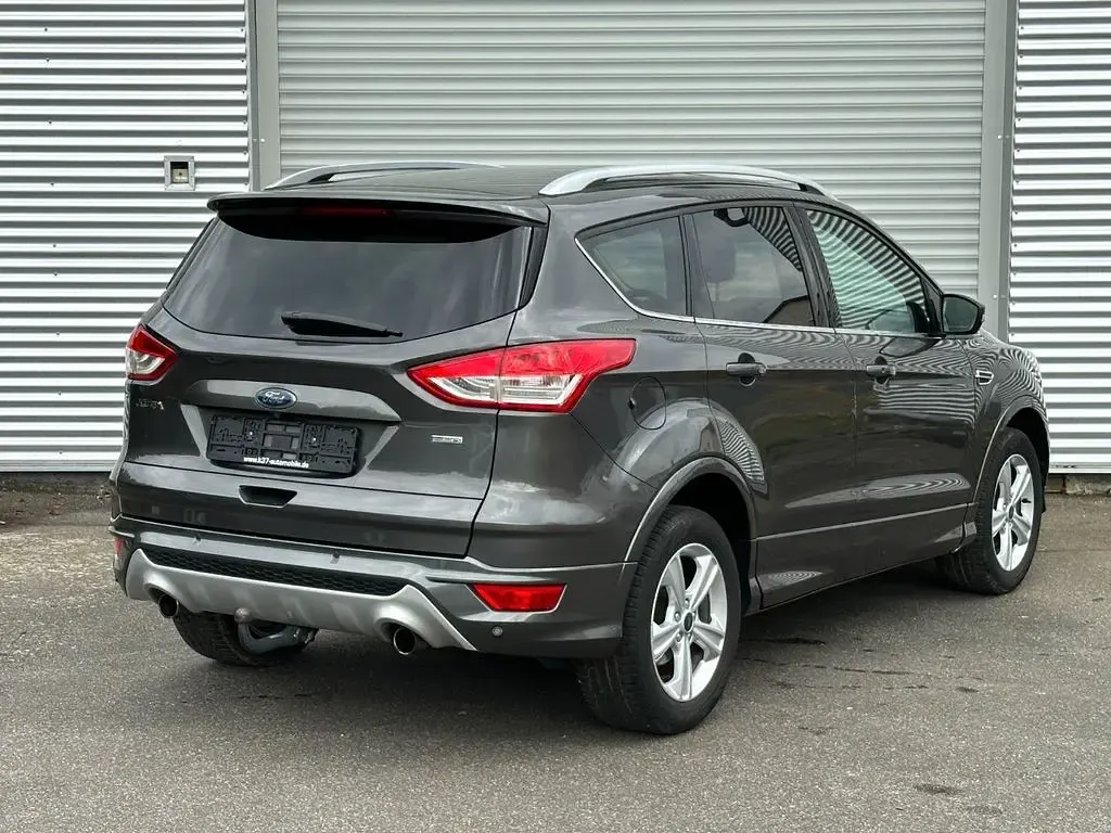 Usata Ford Kuga 150 CV (110 kW) 2016 Grigio SUV