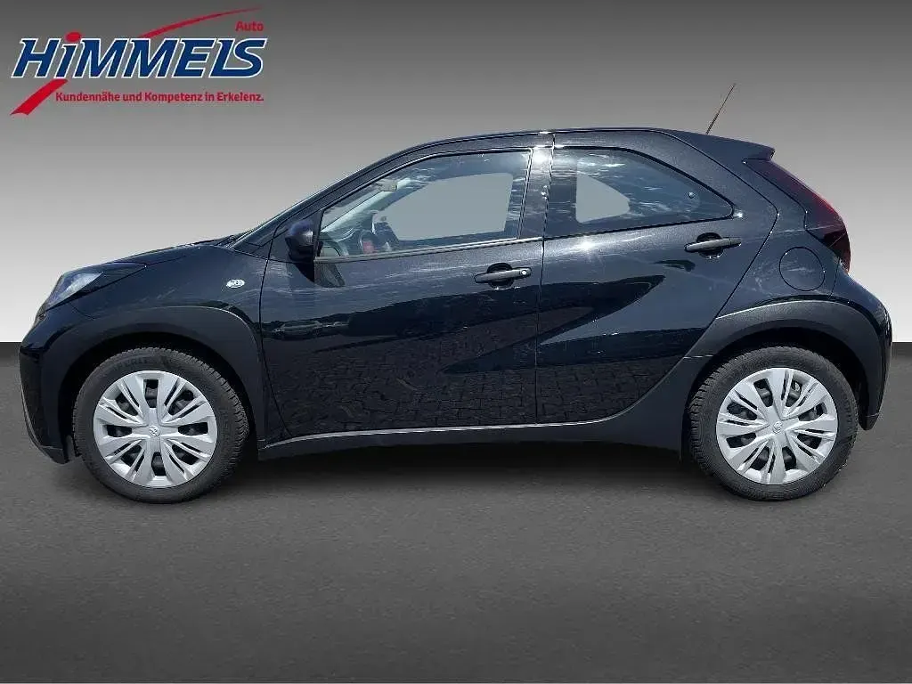 Gebraucht Toyota Aygo X Basis 72 PS (52 kW) 2022 Mysticschwarz mica metallic SUV