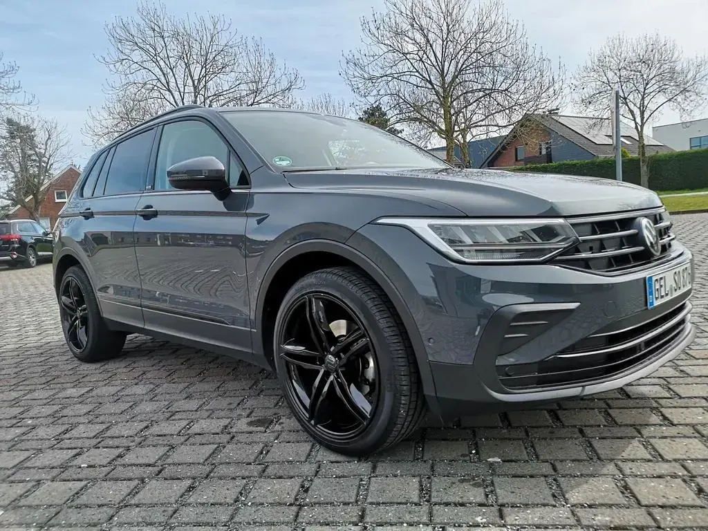 Gebraucht VW Tiguan Active 131 PS (96 kW) 2021 Grau SUV