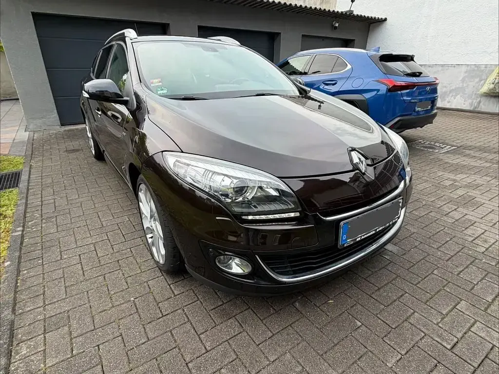 Gebraucht Renault Mégane Bose Edition 131 PS (96 kW) 2013 Braun Limousine
