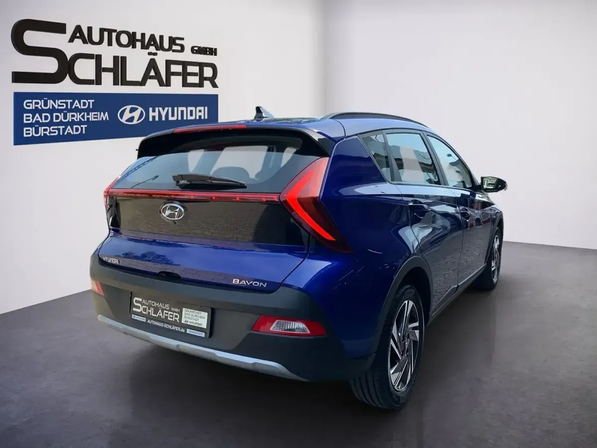 Gebraucht Hyundai Bayon Trend 101 PS (74 kW) 2023 Intense blue / mic SUV