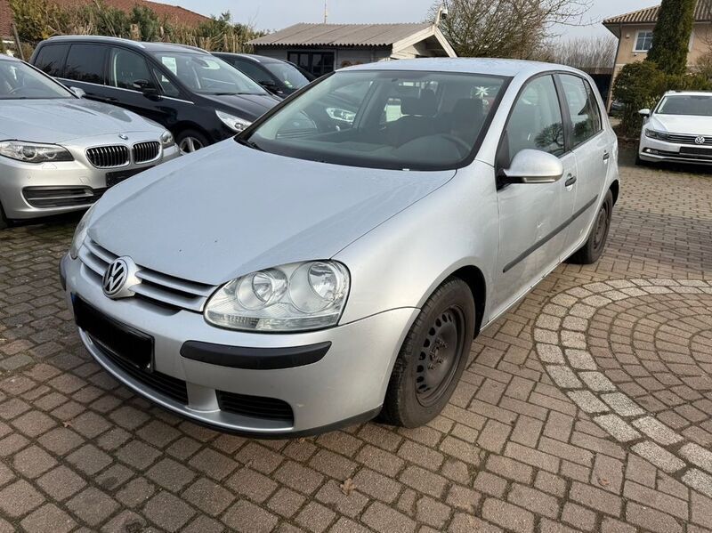 Silber Gebraucht 2004 VW Golf V Trendline Limousine | 777 € (Superpreis) - Bild 1/4