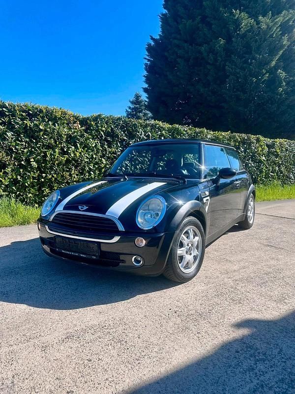 Used Mini Cooper 90 HP (66 kW) 2006 Black Hatchback