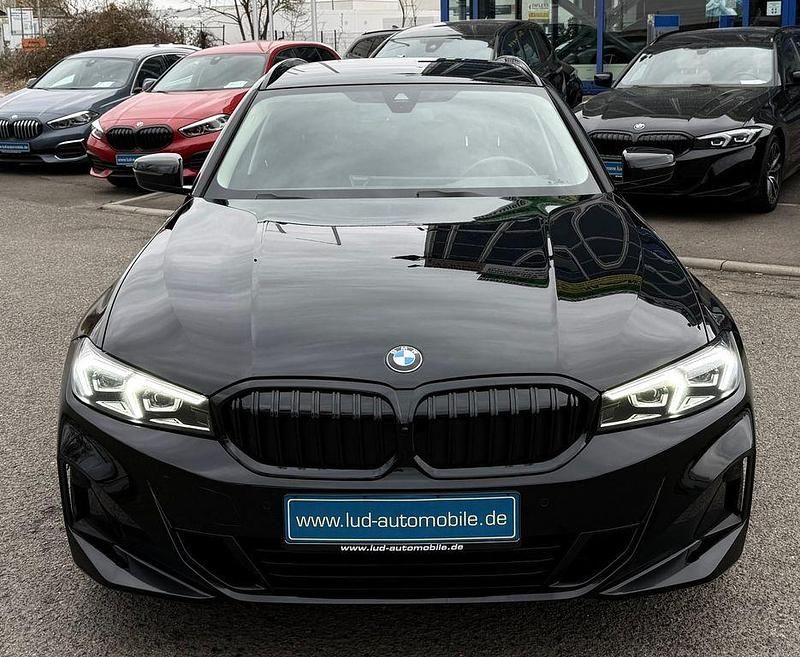 Gebraucht BMW 318 156 PS (114 kW) 2022 Schwarz Kombi