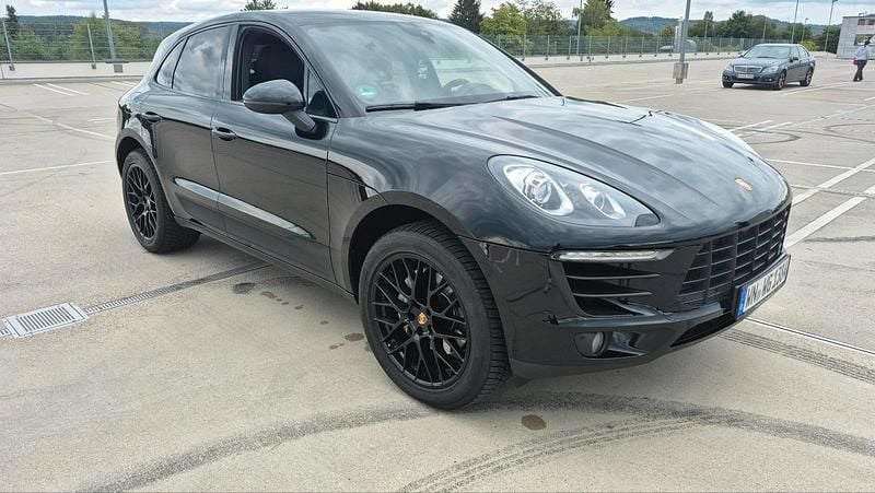 Schwarz Gebraucht 2014 Porsche Macan SUV | 28.900 € - Bild 1/4
