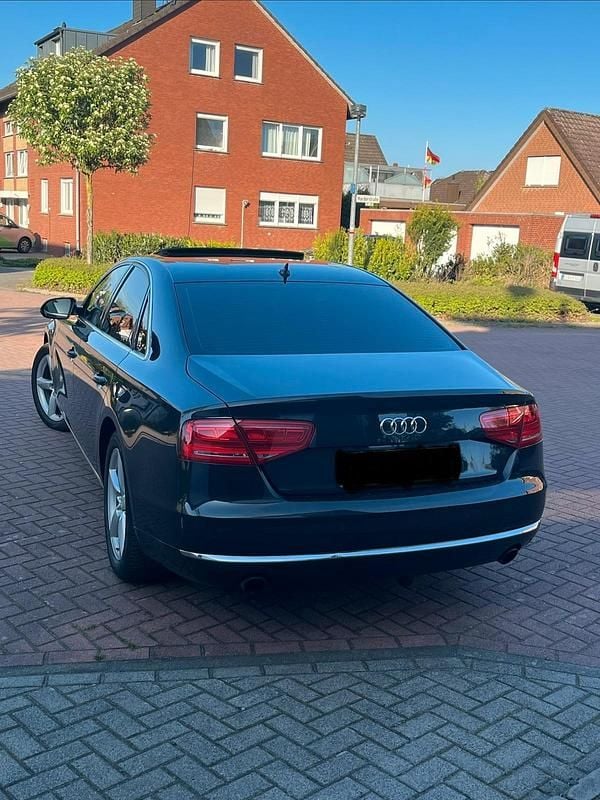 Second-hand Audi A8 351 CP (258 kW) 2010 Gri Berlinǎ