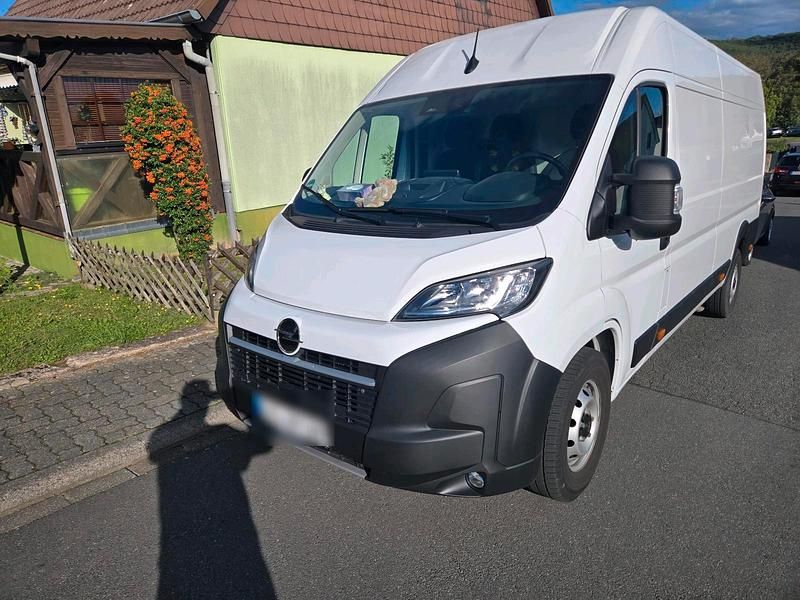 Weiß Gebraucht 2024 Opel Movano Van | 25.300 € - Bild 1/4