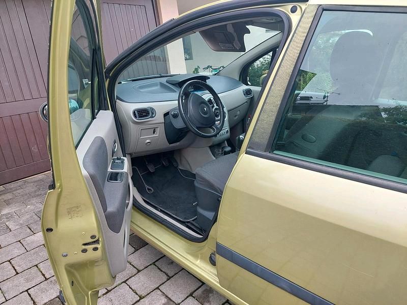 Andere außenfarben Gebraucht 2004 Renault Modus Van / Kleinbus | 2.200 € (Fairer Preis) - Bild 1/4
