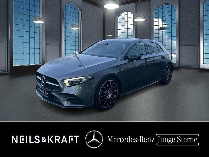 Grau Gebraucht 2020 Mercedes A200 AMG Limousine | 24.450 € (Fairer Preis) - Bild 1/4