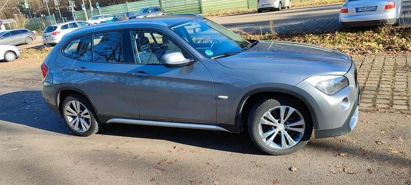 Grau Gebraucht 2012 BMW X1 SUV | 7.500 € (Fairer Preis) - Bild 1/4