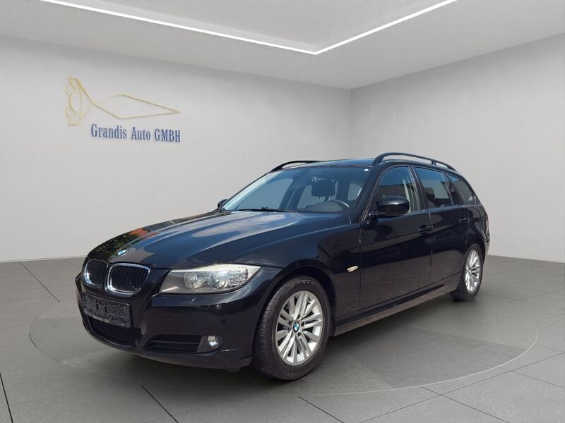 Schwarz Gebraucht 2009 BMW 318 Kombi | 3.100 € (Guter Preis) - Bild 1/4