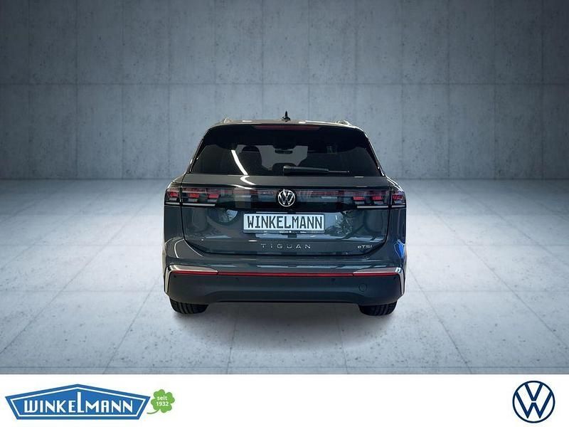 Neu VW Tiguan IQ Drive 150 PS (110 kW) 2026 Grau SUV