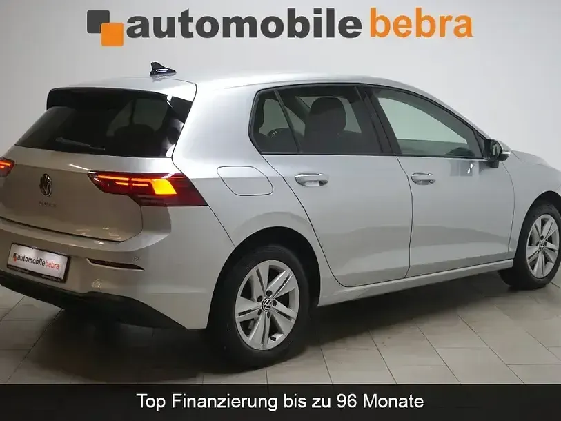 Gebraucht VW Golf VIII Life 150 PS (110 kW) 2023 Reflexsilber Limousine