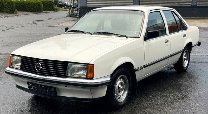 Weiß Gebraucht 1978 Opel Rekord Limousine | 3.300 € - Bild 1/4