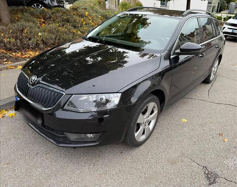 Schwarz Gebraucht 2015 Skoda Octavia Kombi | 7.990 € (Superpreis) - Bild 1/1
