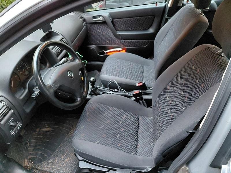 Gebraucht Opel Astra Comfort 84 PS (61 kW) 2001 Silber Limousine