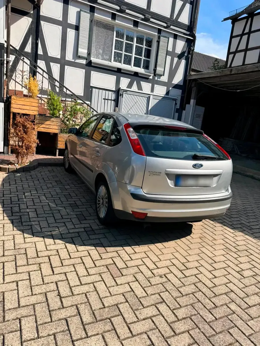 Gebraucht Ford Focus 116 PS (85 kW) 2007 Grau Kleinwagen