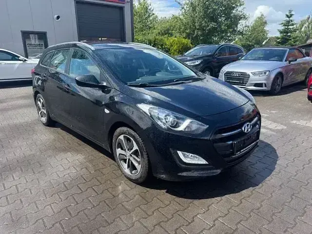 Gebraucht Hyundai i30 135 PS (99 kW) 2016 Schwarz Kombi